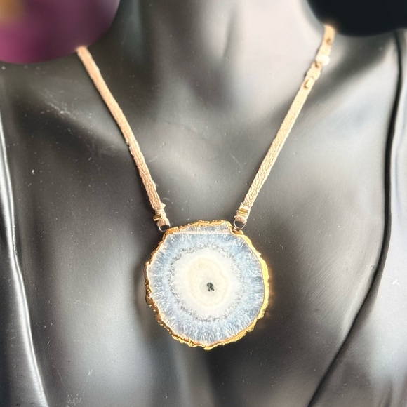 Chan Luu 24k Geode Pendant Brown Leather Necklace - Picture 8 of 9